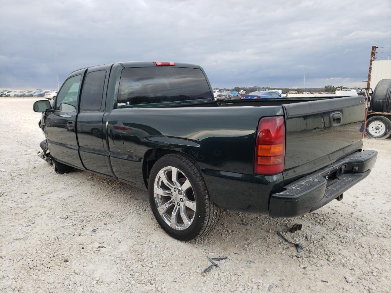 Изображение 2 2002 CHEVROLET SILVERADO C1500 2002 с VIN 2GCEC19V421403679
