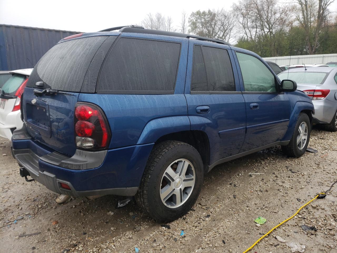 Image 3 of 2005 CHEVROLET TRAILBLAZER LS 2005 with VIN 1GNDT13S652106015