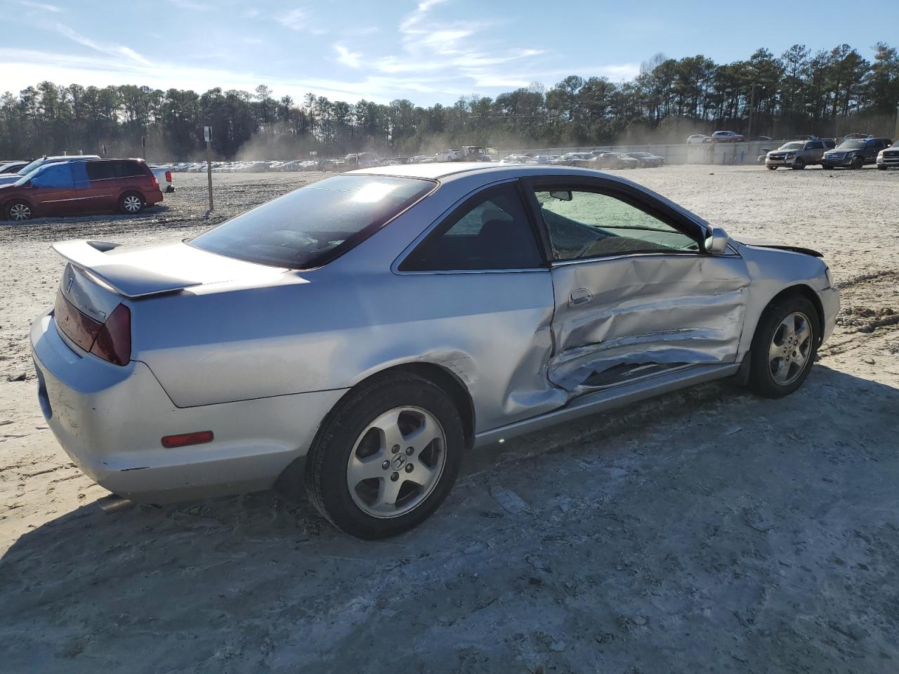 Image 3 of 2000 HONDA ACCORD EX 2000 with VIN 1HGCG2254YA031935