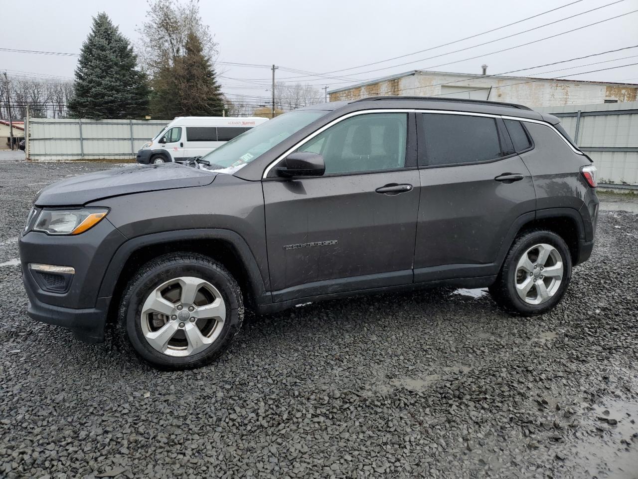 Obraz 1 z 2018 JEEP COMPASS LATITUDE 2018 z VIN 3C4NJDBB2JT200326