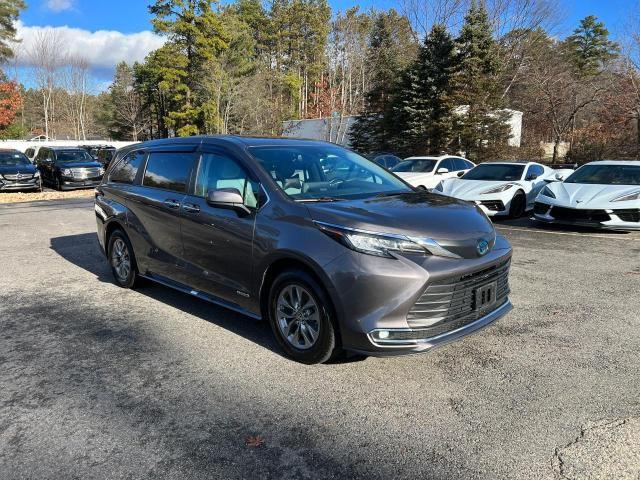 Изображение 2021 TOYOTA SIENNA XLE 2021