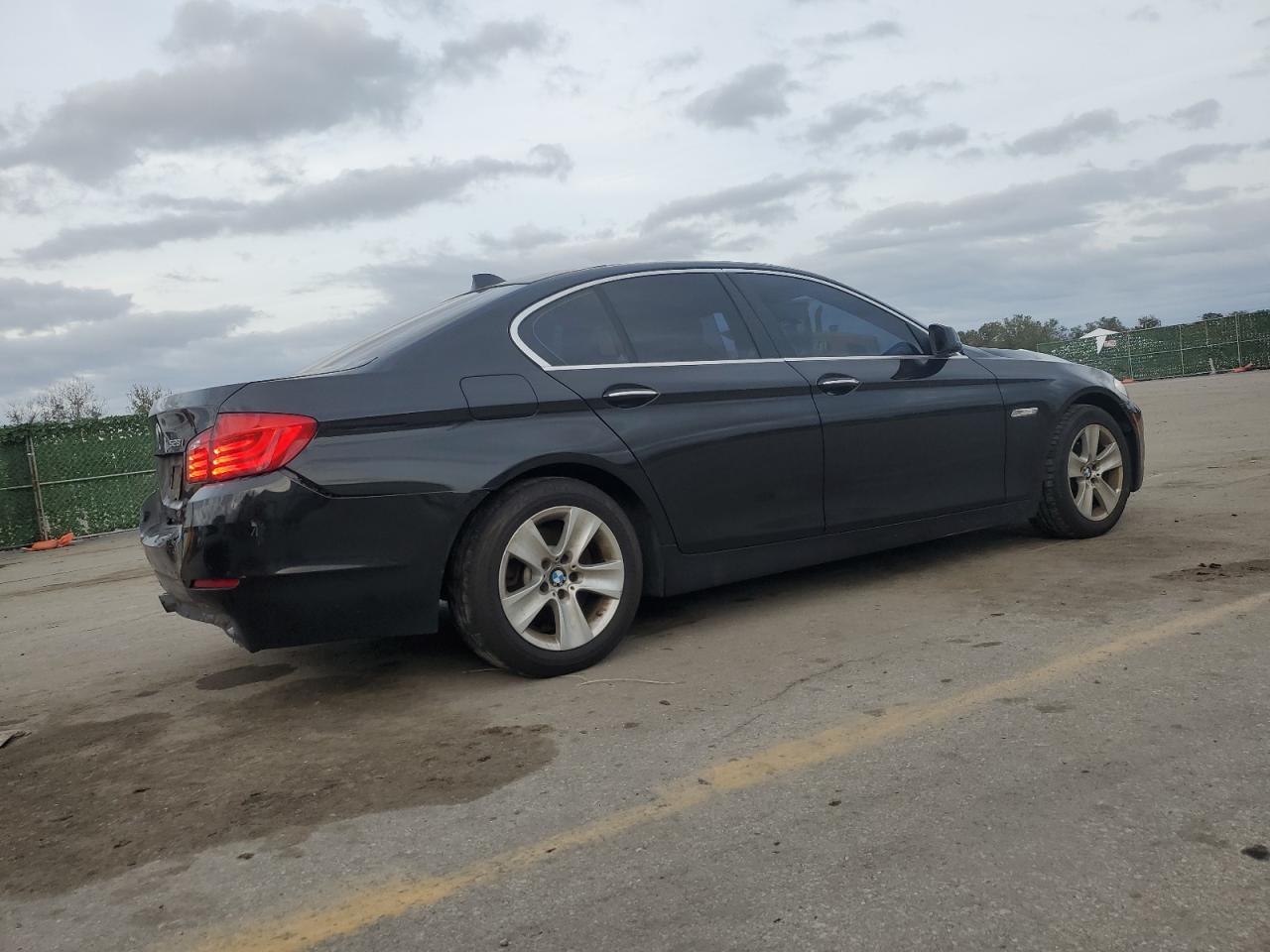 Изображение 3 2012 BMW 528 I 2012 с VIN WBAXG5C55CDX06373