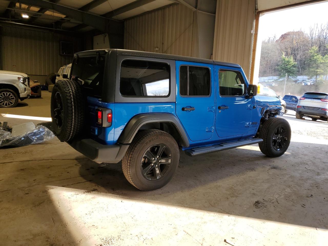 Obraz 3 z 2021 JEEP WRANGLER UNLIMITED SPORT 2021 z VIN 1C4HJXDN7MW723023