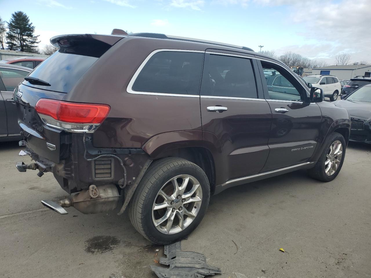 Image 3 of 2014 JEEP GRAND CHEROKEE SUMMIT 2014 with VIN 1C4RJFJT9EC371440