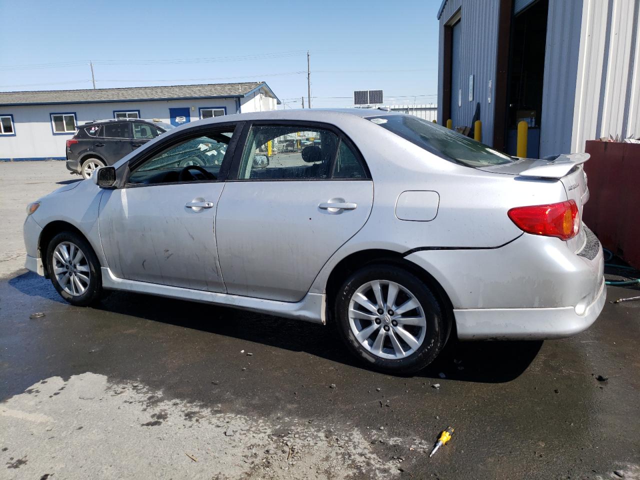 Изображение 2 2010 TOYOTA COROLLA BASE 2010 с VIN 1NXBU4EE9AZ256751