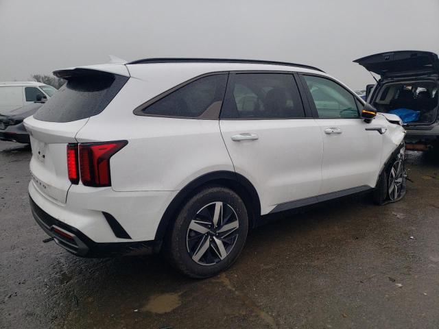 Image 3 of 2022 KIA SORENTO S 2022 with VIN 5XYRL4LC2NG091737