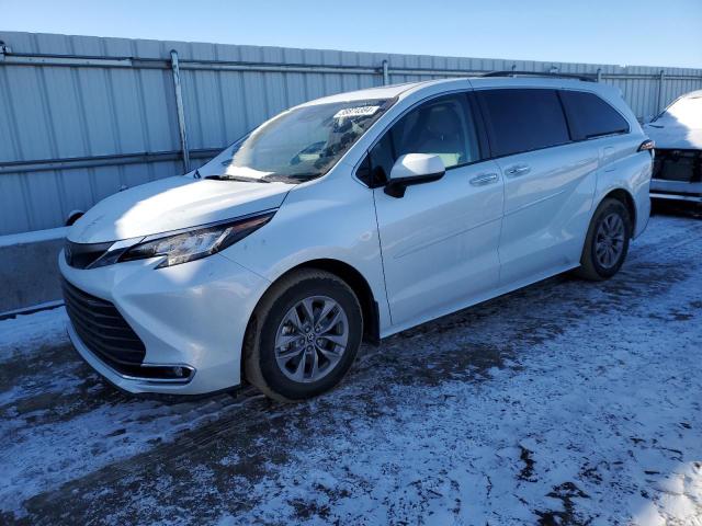 2022 TOYOTA SIENNA XLE 2022 image