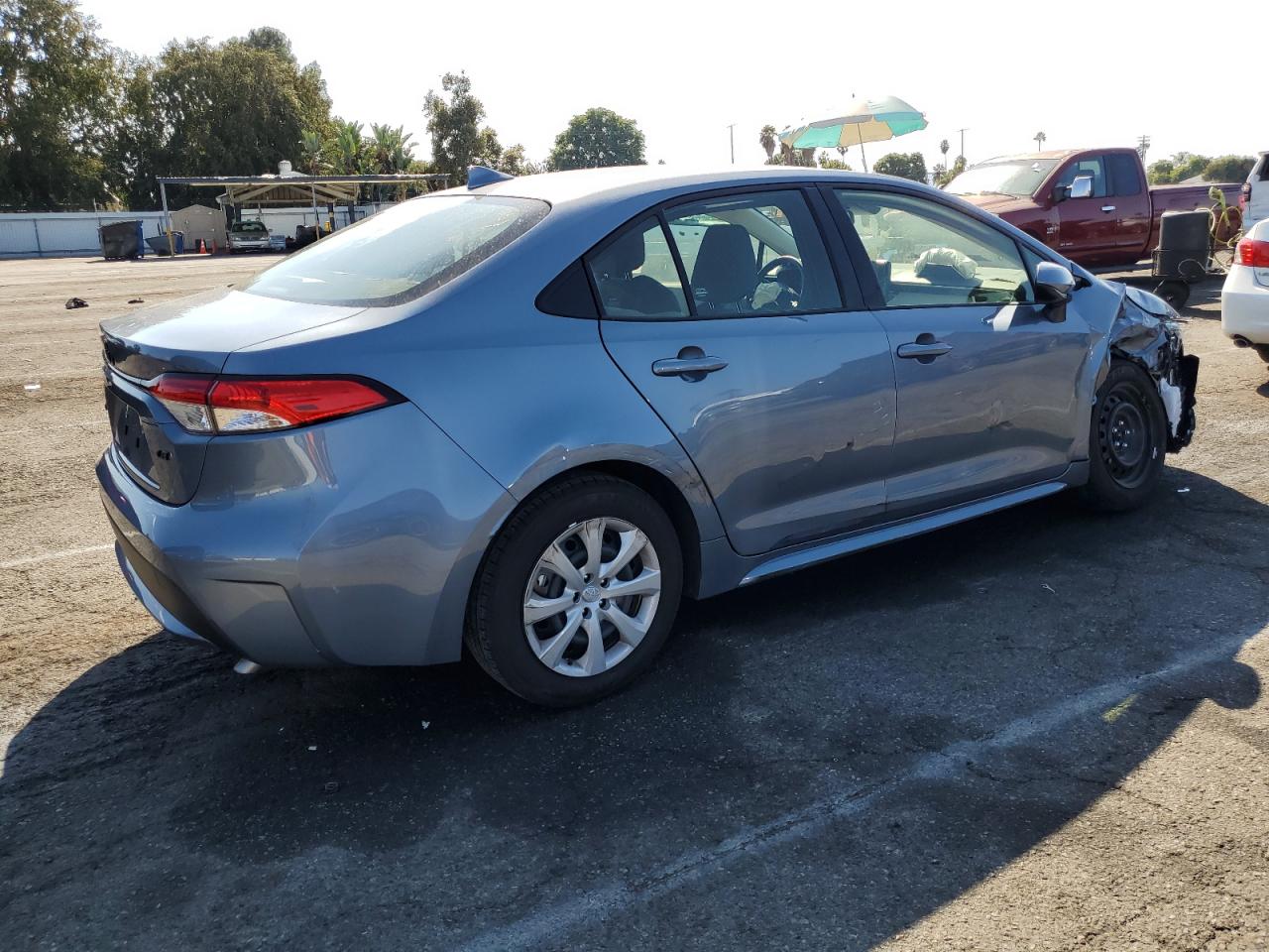 Obraz 3 z 2022 TOYOTA COROLLA LE 2022 z VIN JTDEPMAE0N3032648