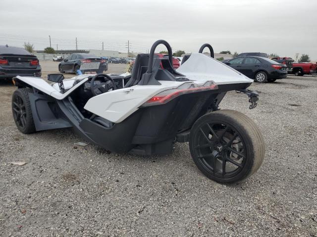 Obraz 3 z 2021 POLARIS SLINGSHOT S WITH TECHNOLOGY PACKAGE 2021 z VIN 57XAATHD4M8146796