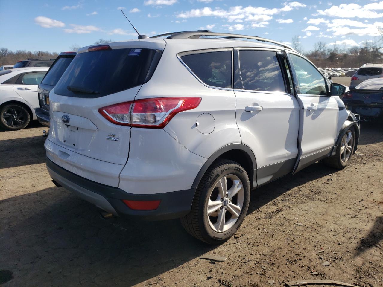 Image 3 of 2015 FORD ESCAPE SE 2015 with VIN 1FMCU9G90FUA81279