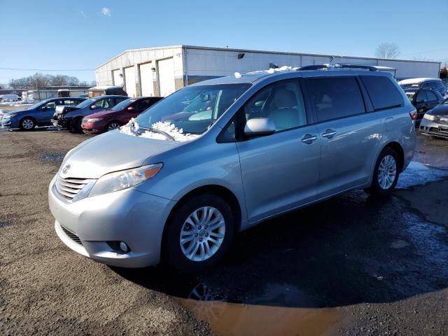 Image 1 of 2016 TOYOTA SIENNA XLE 2016 with VIN 5TDYK3DC0GS713927