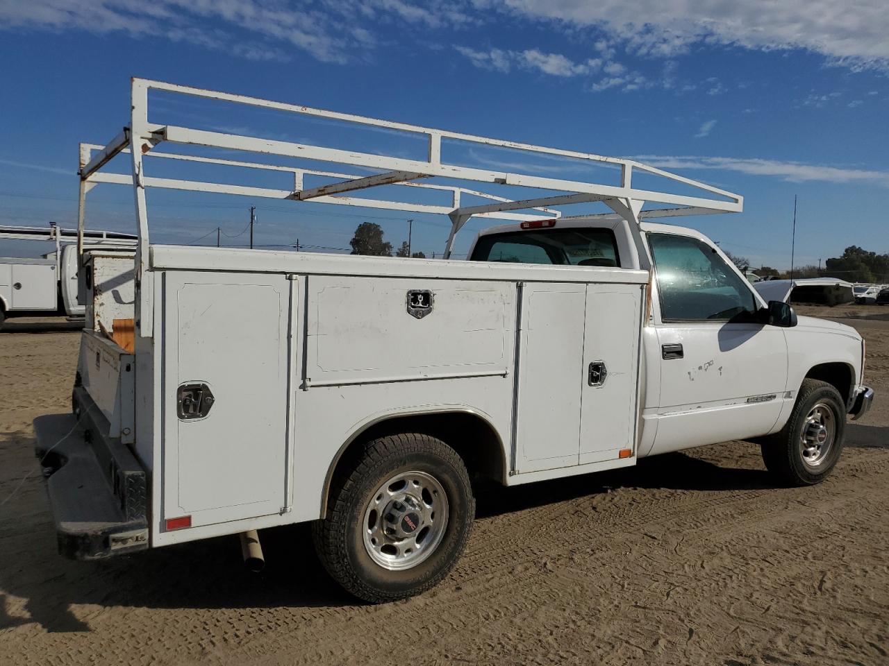 Image 3 of 1999 GMC SIERRA C3500 1999 with VIN 1GDGC34R1XF022897