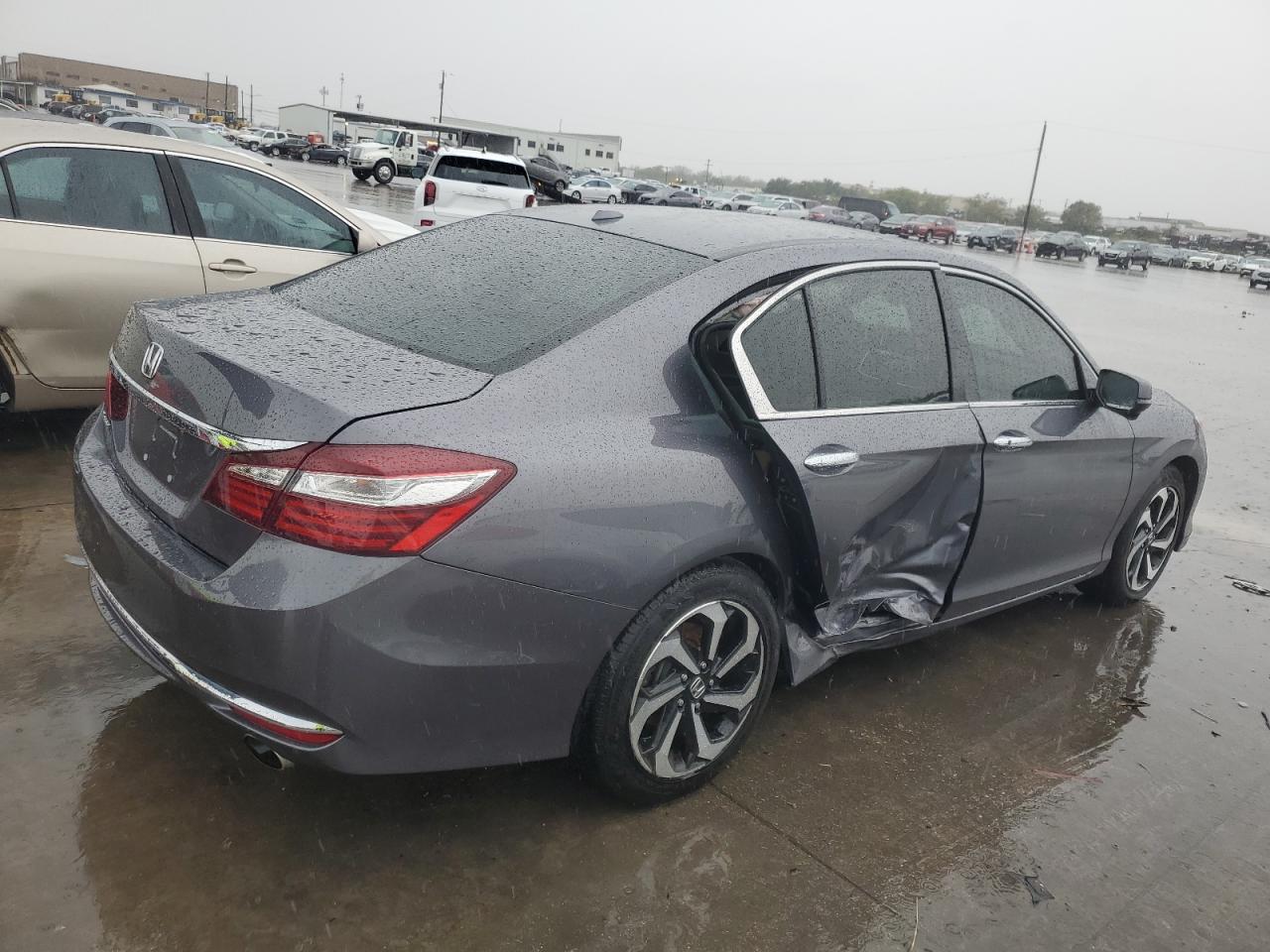 Image 3 of 2017 HONDA ACCORD EXL 2017 with VIN 1HGCR2F81HA283852