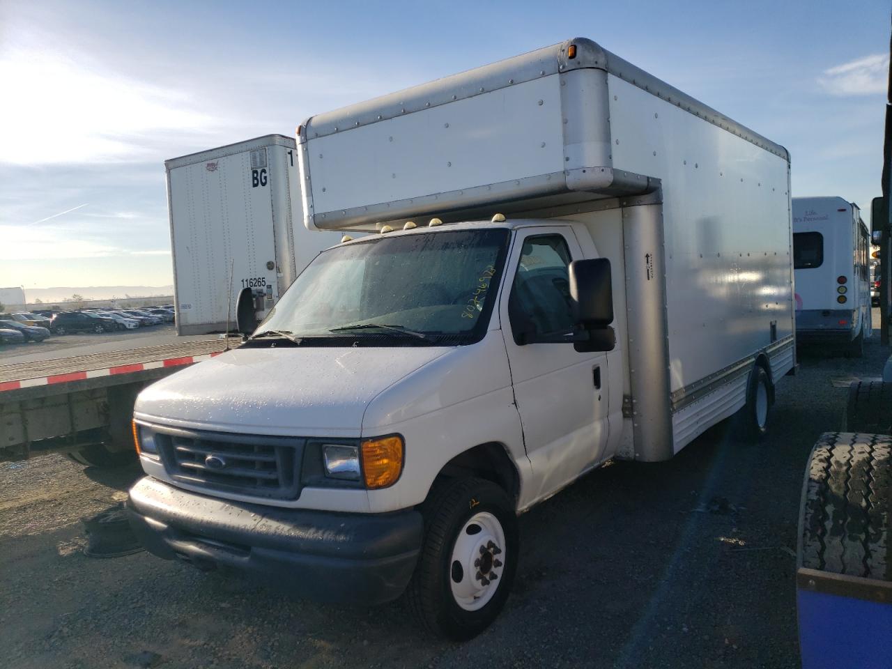 Image 1 of 2006 FORD ECONOLINE E450 SUPER DUTY CUTAWAY VAN 2006 with VIN 1FDXE45S16HA78603