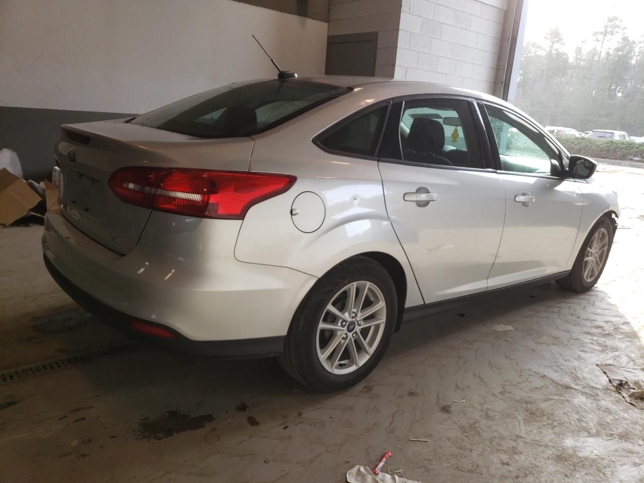 Obraz 3 z 2018 FORD FOCUS SE 2018 z VIN 1FADP3F23JL251561