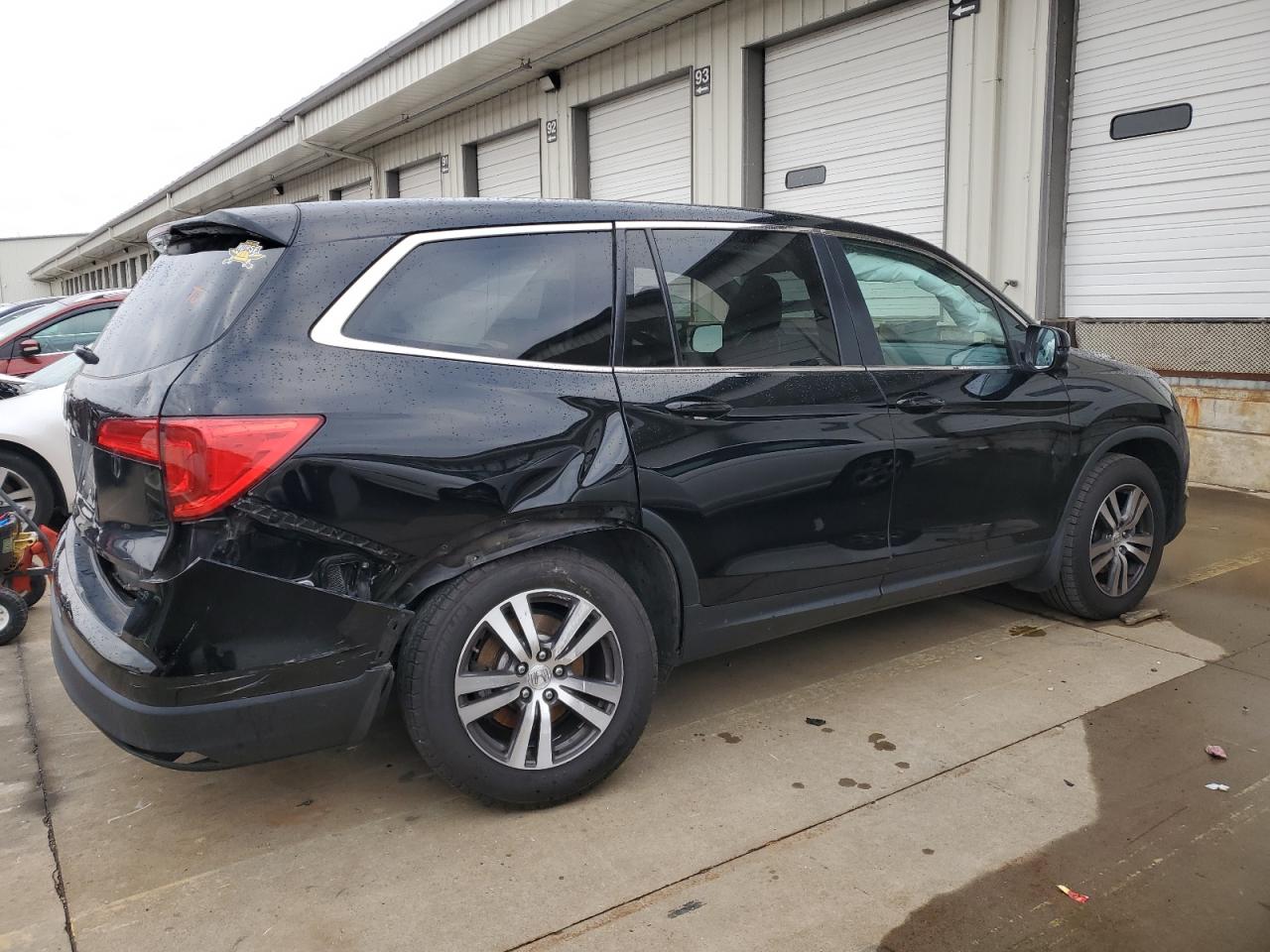 Image 3 of 2017 HONDA PILOT EXL 2017 with VIN 5FNYF5H50HB040820