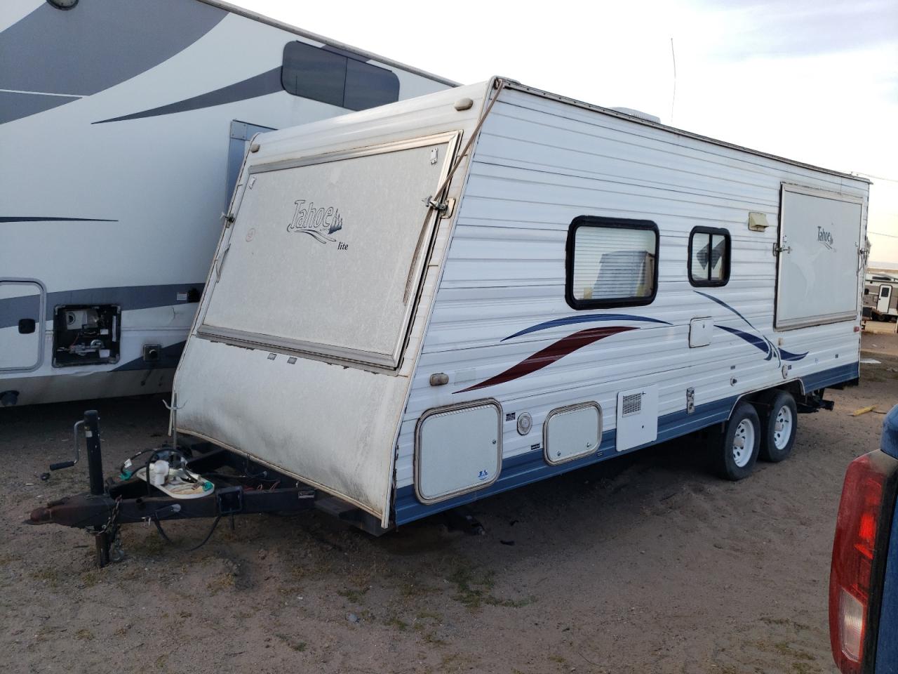 Image 2 of 2003 THOR TAHOE LITE 2003 with VIN 4XTTN18253C140878