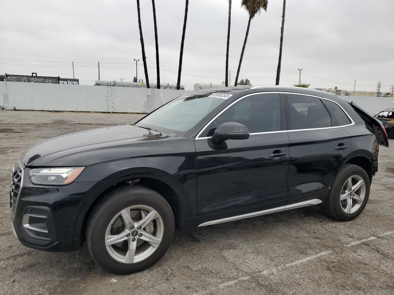 Obraz 1 z 2021 AUDI Q5 PREMIUM 2021 z VIN WA1AAAFY7M2004961