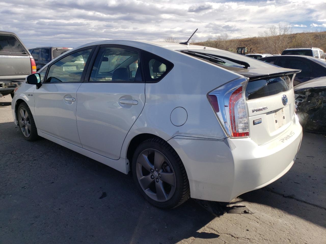 Image 2 of 2015 TOYOTA PRIUS  2015 with VIN JTDKN3DU4F0417462