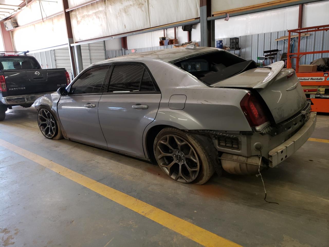 Obraz 2 z 2018 CHRYSLER 300 S 2018 z VIN 2C3CCABG3JH274721