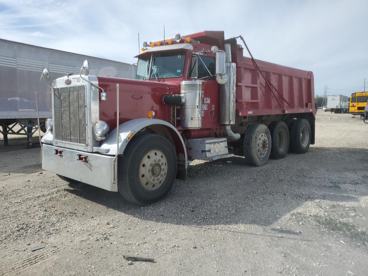 Image 2 of 1984 PETERBILT 359  1984 with VIN 1XP9DN9X7EP175707