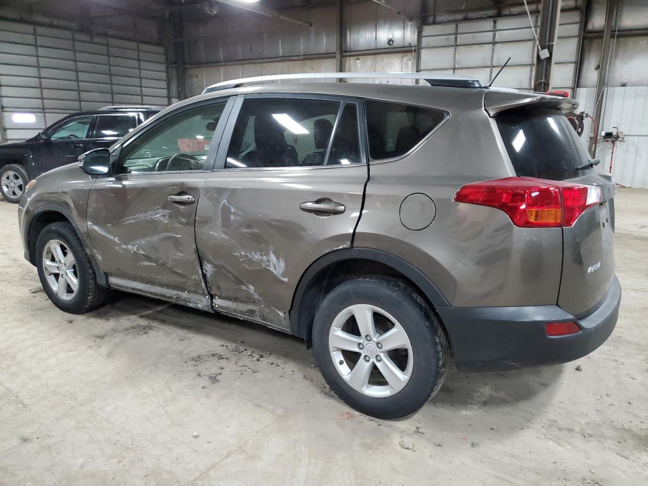 Изображение 2 2013 TOYOTA RAV4 XLE 2013 с VIN JTMWFREV7DD003848