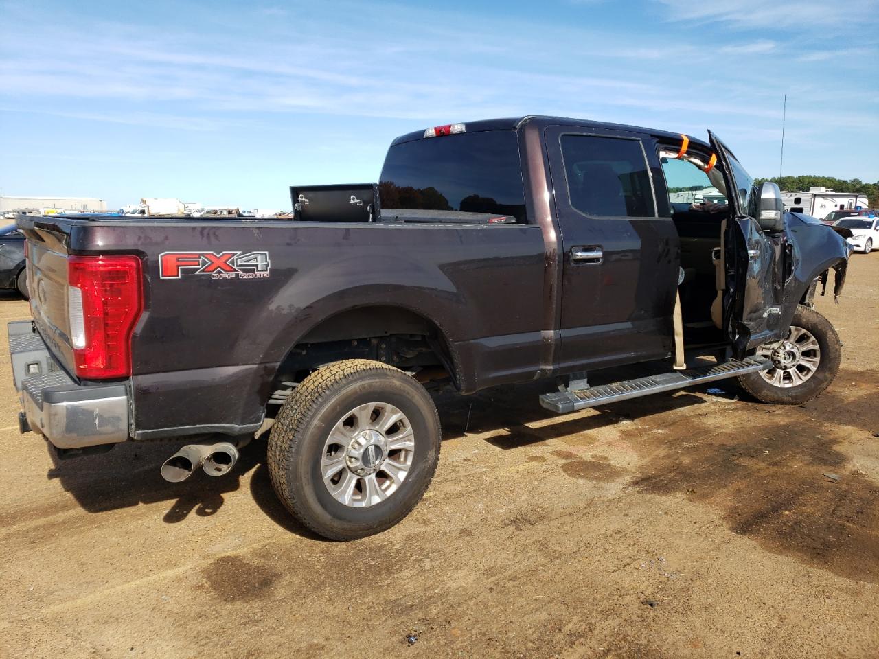 Image 3 of 2018 FORD F250 SUPER DUTY 2018 with VIN 1FT7W2BTXJEC78425