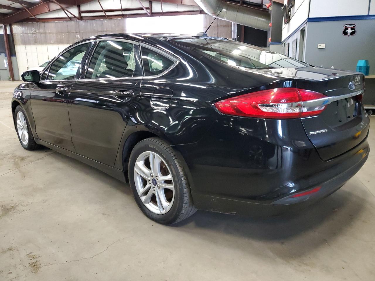 Image 2 of 2018 FORD FUSION SE 2018 with VIN 3FA6P0HD1JR183266