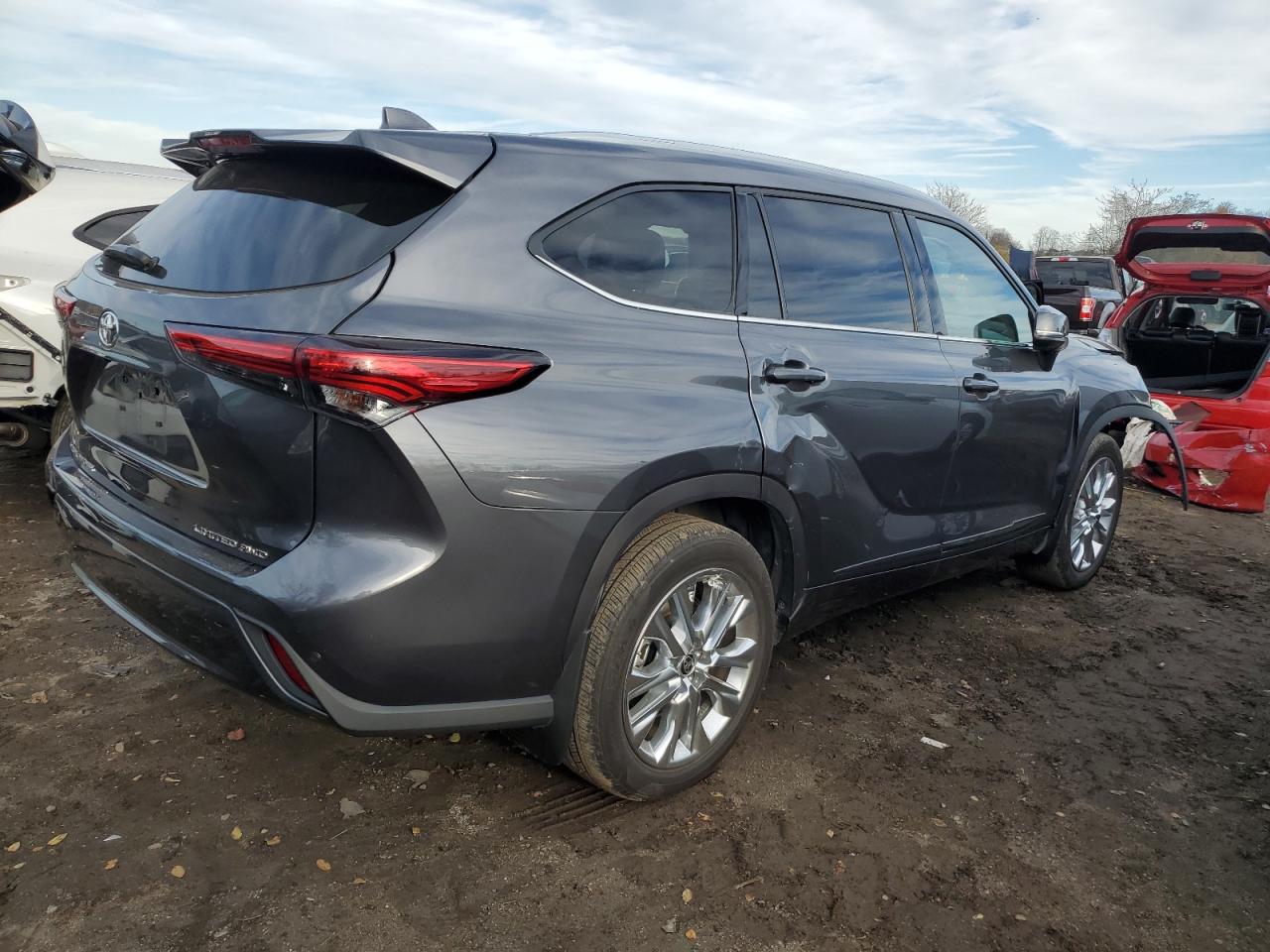Image 3 of 2020 TOYOTA HIGHLANDER LIMITED 2020 with VIN 5TDDZRBH2LS016054
