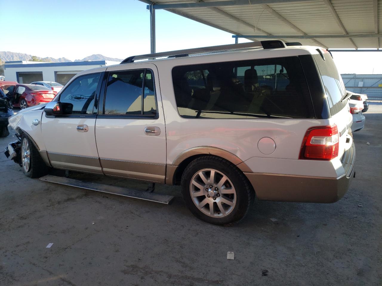 Obraz 2 z 2014 FORD EXPEDITION EL XLT 2014 z VIN 1FMJK1J57EEF41812