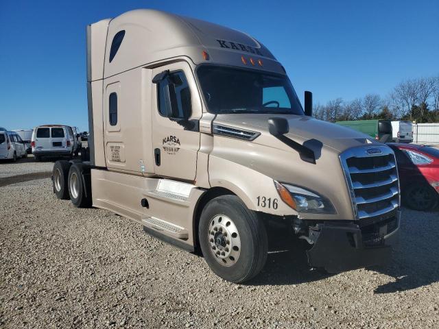Image 2 of 2019 FREIGHTLINER CASCADIA 126 2019 with VIN 3AKJHHDR3KSGC6093