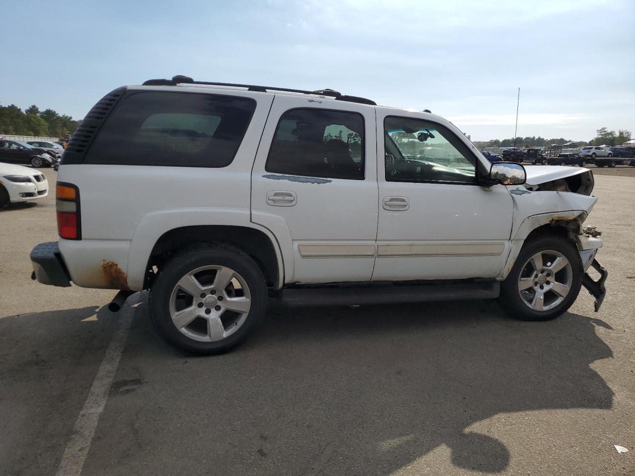 Image 3 of 2005 CHEVROLET TAHOE K1500 2005 with VIN 1GNEK13T85J215159