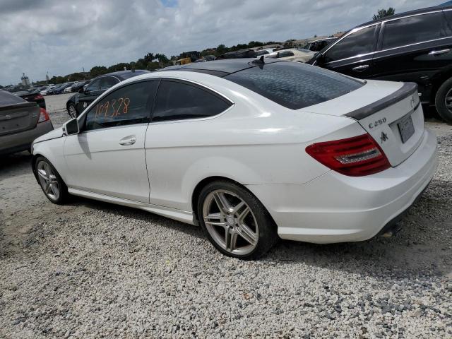 Obraz 2 z 2013 MERCEDES-BENZ C 250 2013 z VIN WDDGJ4HB3DF979367