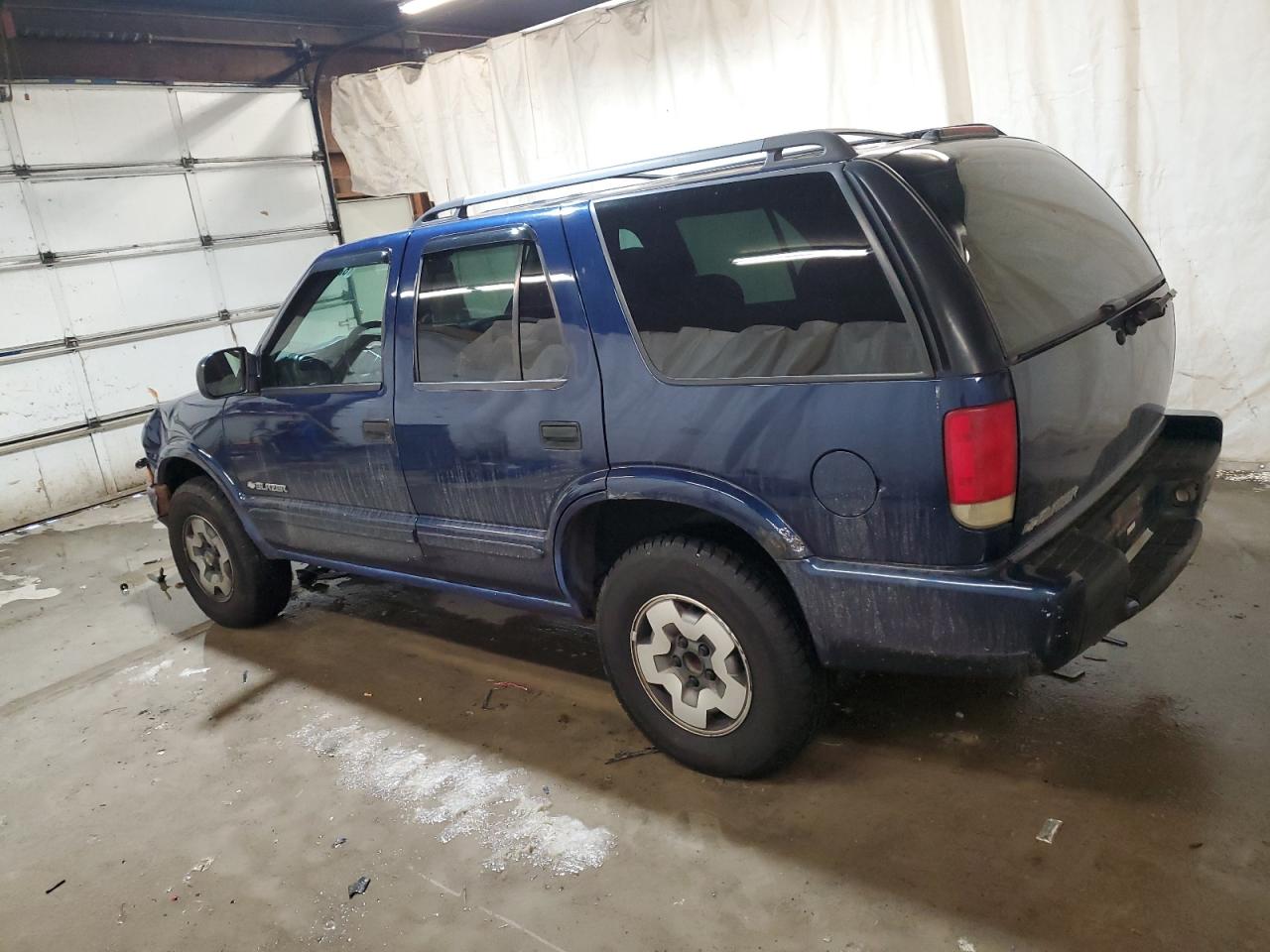 Image 2 of 2004 CHEVROLET BLAZER  2004 with VIN 1GNDT13X74K102467