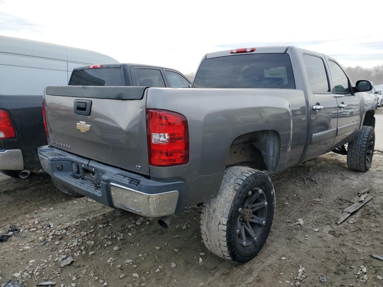 Image 3 of 2008 CHEVROLET SILVERADO C2500 HEAVY DUTY 2008 with VIN 1GCHC23K48F209835