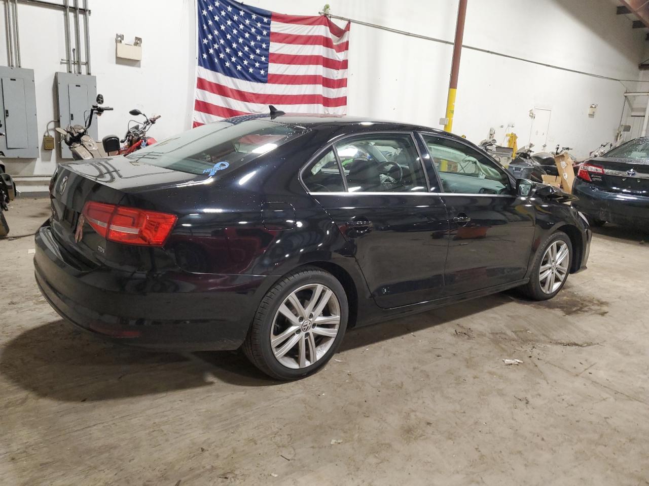 Image 3 of 2015 VOLKSWAGEN JETTA TDI 2015 with VIN 3VWLA7AJ0FM291595