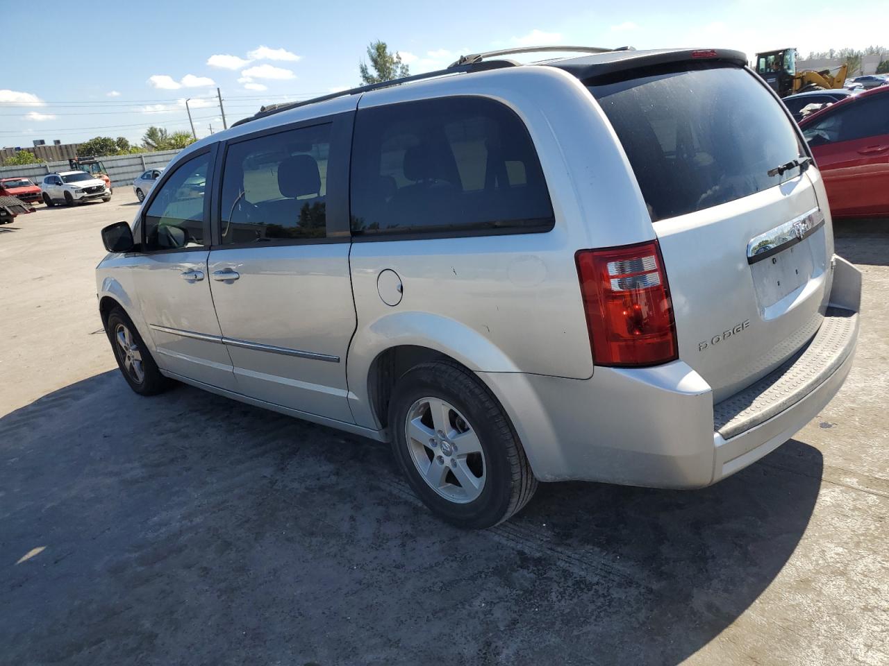 Изображение 2 2010 DODGE GRAND CARAVAN SXT 2010 с VIN 2D4RN5D17AR482873