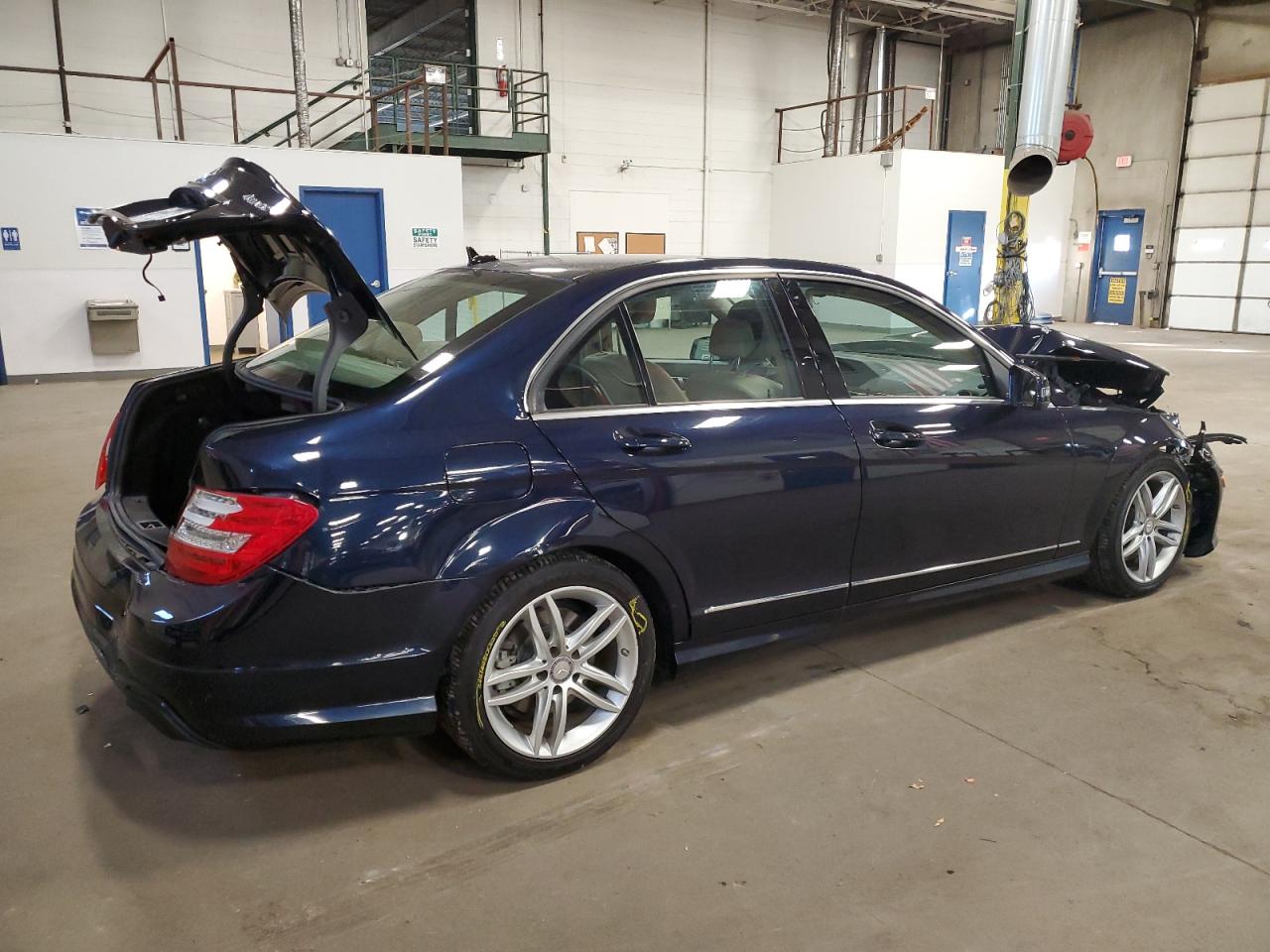 Изображение 3 2014 MERCEDES-BENZ C 300 4MATIC 2014 с VIN WDDGF8AB9ER321054