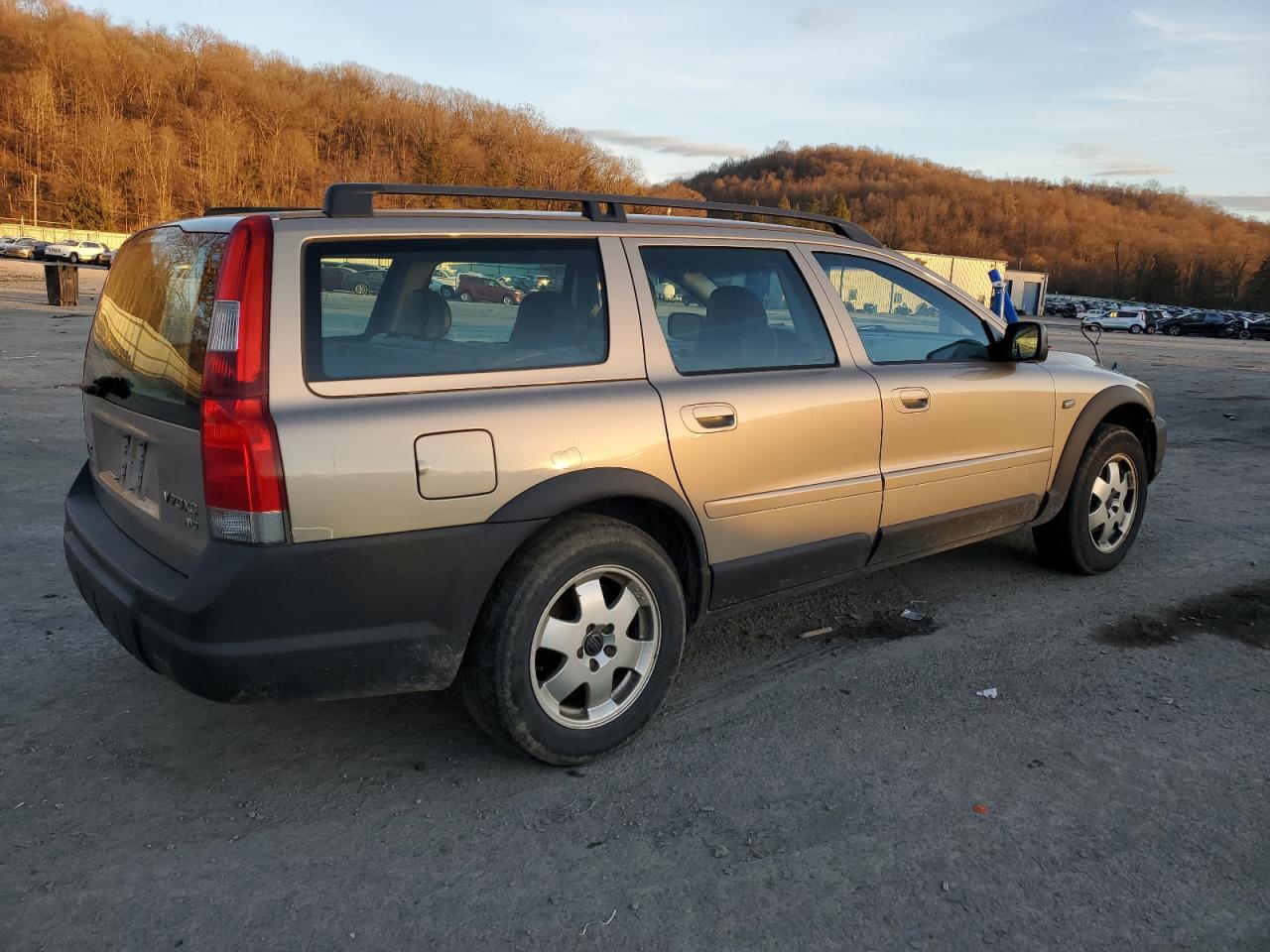 Изображение 3 2001 VOLVO V70 XC 2001 с VIN YV1SZ58D111040886