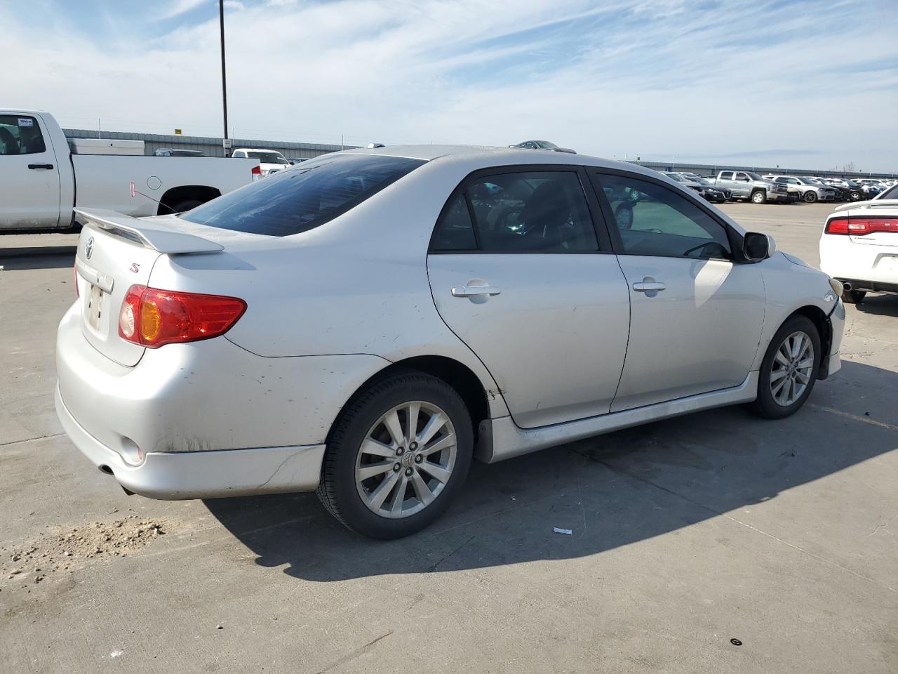Image 3 of 2009 TOYOTA COROLLA BASE 2009 with VIN 1NXBU40EX9Z127176