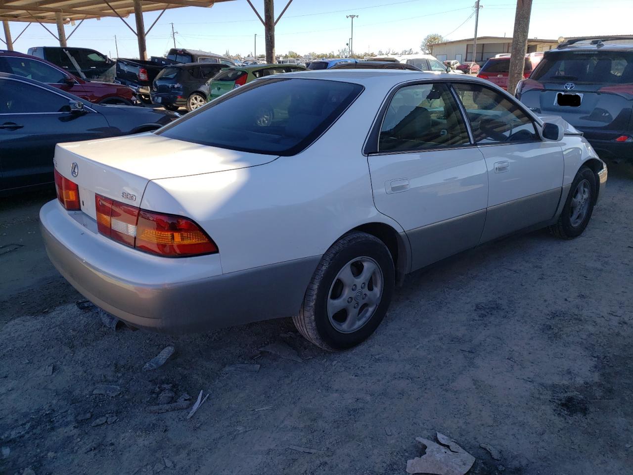 Image 3 of 1997 LEXUS ES 300 1997 with VIN JT8BF22G7V0067777