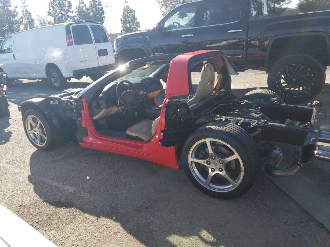 Image 2 of 1998 CHEVROLET CORVETTE  1998 with VIN 1G1YY22G0W5130740