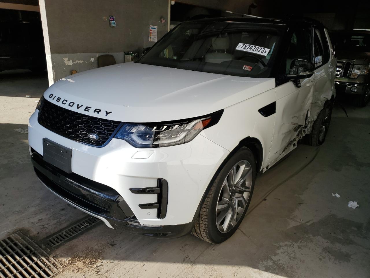 Изображение 1 2020 LAND ROVER DISCOVERY LANDMARK 2020 с VIN SALRU2RV7L2437792