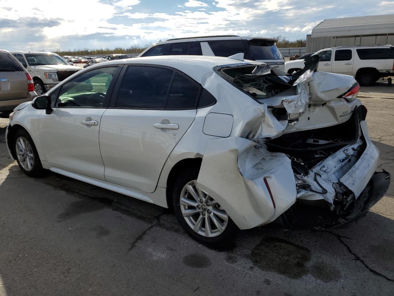 Image 2 of 2023 TOYOTA COROLLA LE 2023 with VIN JTDBCMFE9P3007287