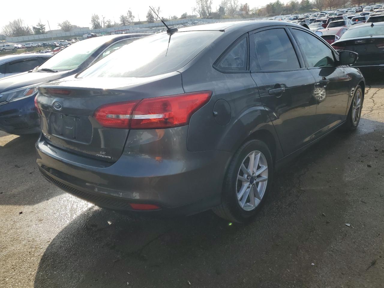 Image 3 of 2015 FORD FOCUS SE 2015 with VIN 1FADP3F25FL333279