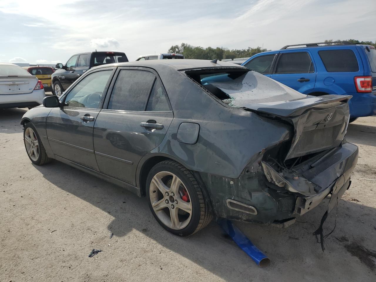 Image 2 of 2001 LEXUS IS 300 2001 with VIN JTHBD182010018829