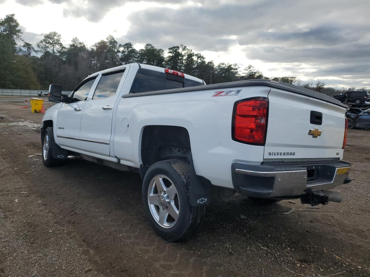 Image 2 of 2015 CHEVROLET SILVERADO K2500 HEAVY DUTY LTZ 2015 with VIN 1GC1KWE83FF665691