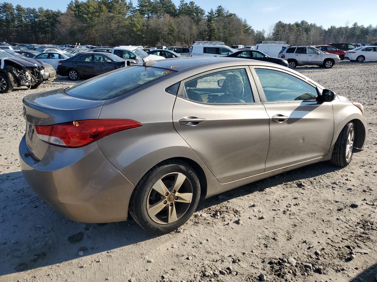 Image 3 of 2013 HYUNDAI ELANTRA GLS 2013 with VIN 5NPDH4AE9DH227434
