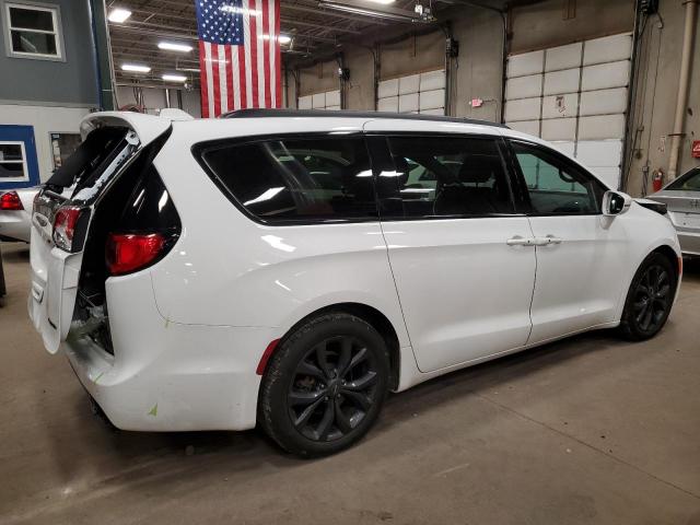 Image 3 of 2019 CHRYSLER PACIFICA LIMITED 2019 with VIN 2C4RC1GG9KR708411