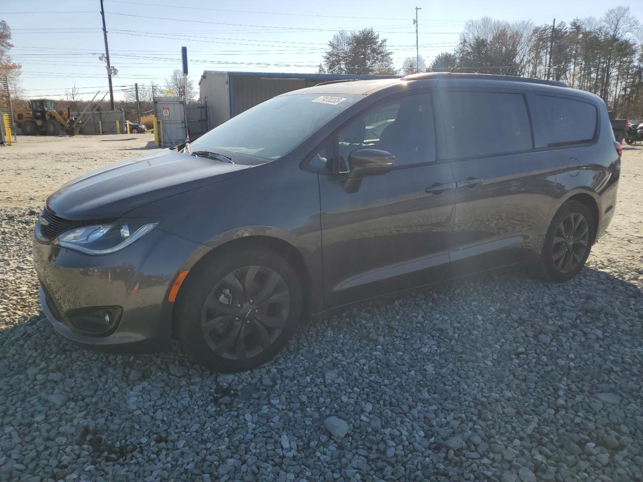 Image 1 of 2018 CHRYSLER PACIFICA LIMITED 2018 with VIN 2C4RC1GG7JR358324